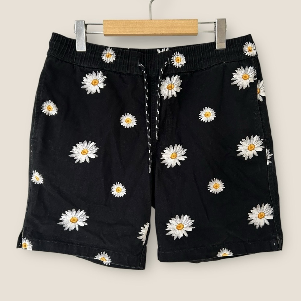Zipcode Black Floral Daisy Print Cotton Shorts